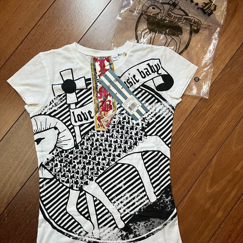 🚨SOLD🚨NWT L.A.M.B. Gwen Stefani Jumbo Staff Icon Logo Tee Shirt ‼️PRICE FIRM‼️ - Picture 6 of 9